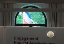 Sportverdienstnadel des Landes Schleswig-Holstein für den Landesfachwart Faustball a.D. Thomas Boll