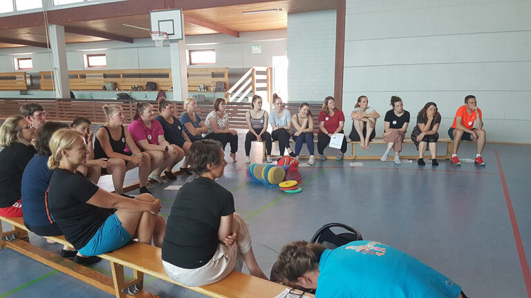 Bewegungscoach im Eltern-Kind-Turnen