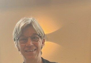 Birgit Kamrath-Beyer: Über 25 Jahre Engagement im organisierten Sport Birgit Kamrath-Beyer mit Urkunde