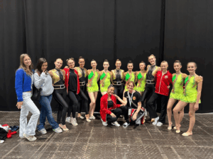 Gruppenfoto von Turnerinnen beim Deutschland Cup