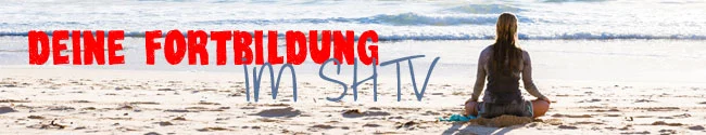 Person sitzt am Strand. Aufschrift 'Deine Fortbildung im SHTV'. Link zu der Seite mit den Aus- und Fortbildungsangeboten des SHTV