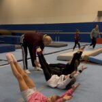 Die Turnerinnen beim Erwärmen