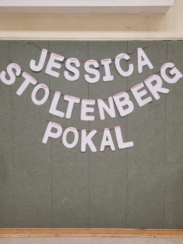 Schriftzug Jessica Stoltenberg Pokal