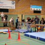 Geräteaufbauten beim Adventsturnen des TSV Lola