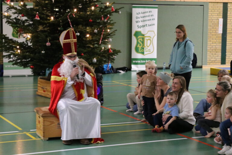 Adventsturnen für die Kinder beim TSV Lola