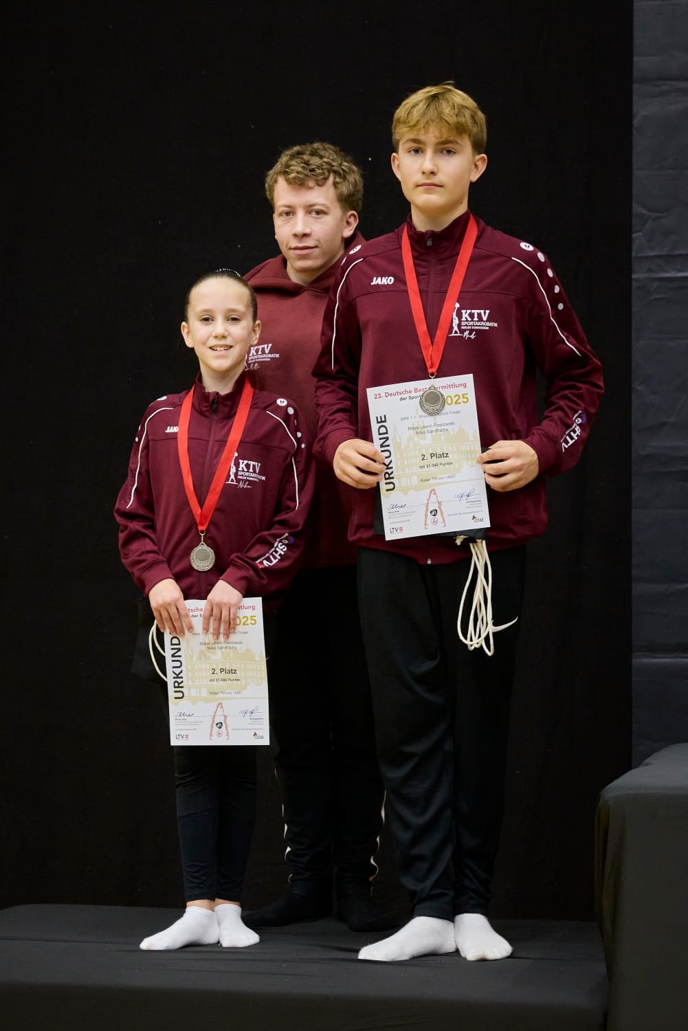 Mads,Nika und Trainer Matt - Foto Eltern