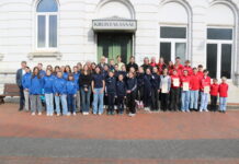 Alle Geehrten vor dem Kreistagssaal