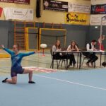 Viktoriia am Boden in Bucholz