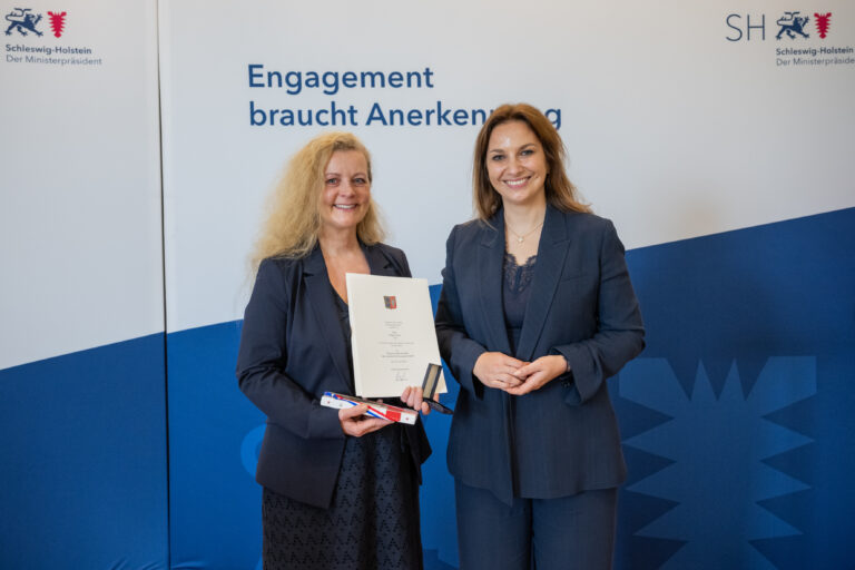 Ehrenverdienstnadel für Katja Franz