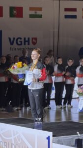  Karina Peisker auf dem Podest